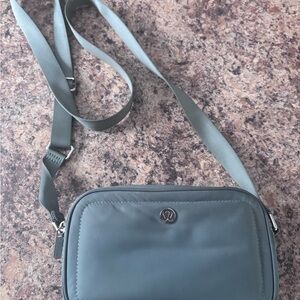 Lululemon Athletica Green Crossbody Camera Bag